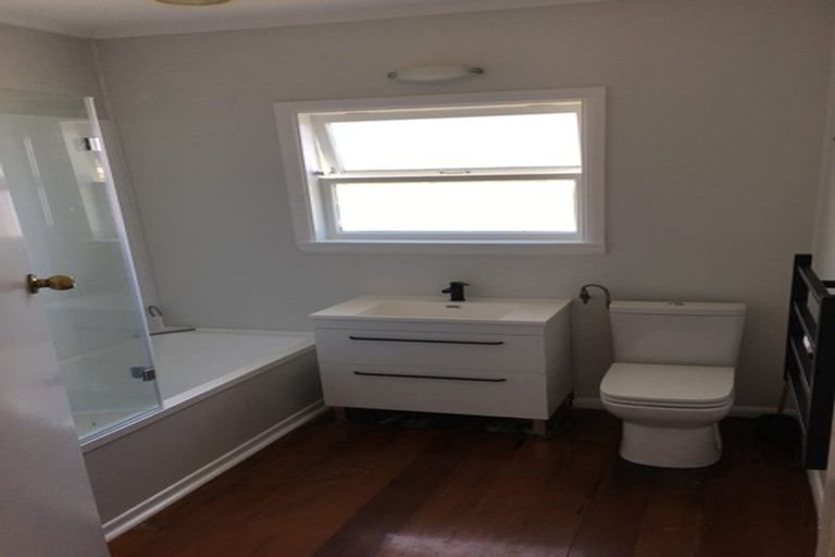 Photo of property in 67 Lake Crescent, Hamilton Lake, Hamilton, 3204