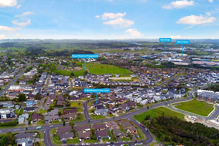 Photo of property in 5 Mcwhirters Farm Lane, Massey, Auckland, 0614