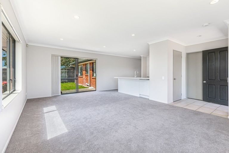 Photo of property in 8 Old Park Place, Takanini, 2112