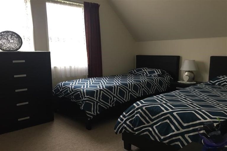 Photo of property in 302a Triangle Road, Massey, Auckland, 0614