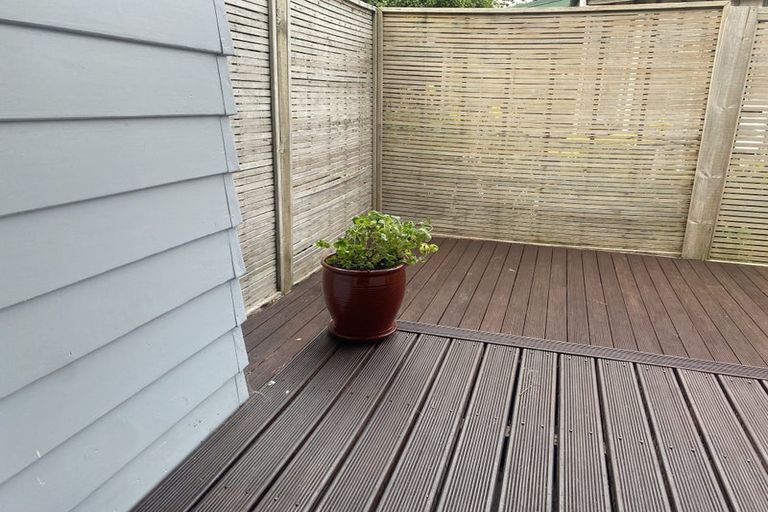 Photo of property in 60 Cobham Crescent, Kelston, Auckland, 0602