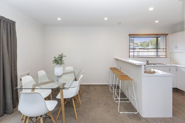 Photo of property in 1/129 Avonhead Road, Avonhead, Christchurch, 8042