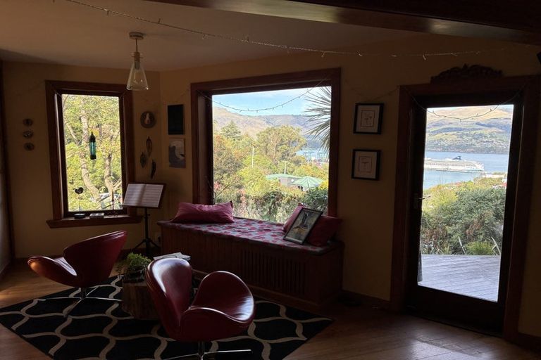 Photo of property in 57 Hawkhurst Road, Lyttelton, 8082