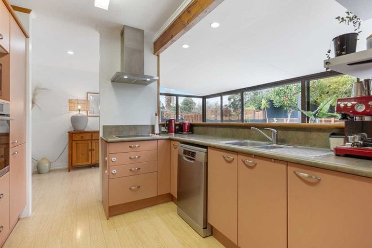 Photo of property in 62 Hellyers Street, Birkdale, Auckland, 0626