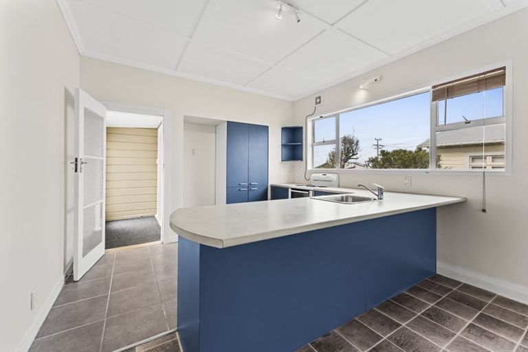 Photo of property in 5 Oxford Street, Patea, 4520