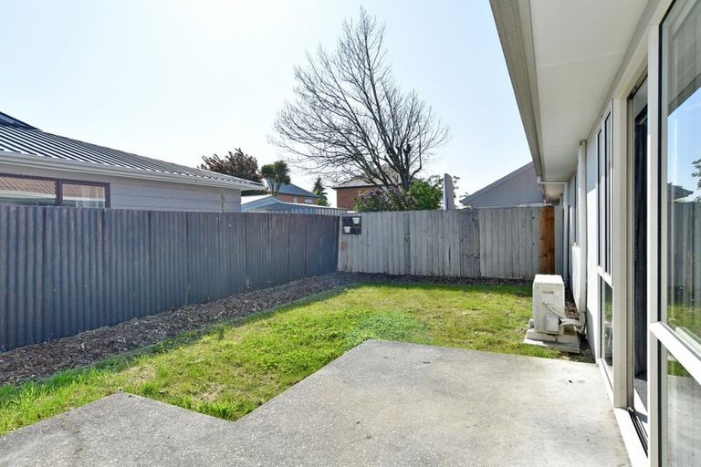 Photo of property in 3/2 Broadbent Street, Riccarton, Christchurch, 8041