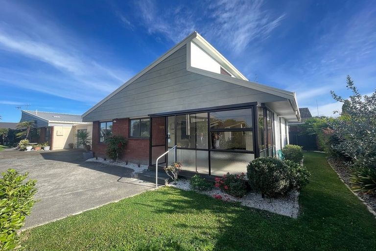 Photo of property in 1/50a Avenue Road, Greenmeadows, Napier, 4112