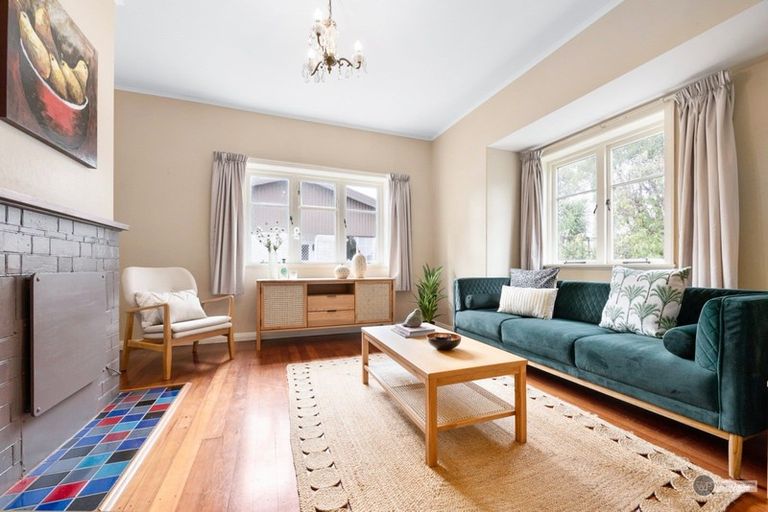 Photo of property in 51 Oxford Terrace, Hutt Central, Lower Hutt, 5011