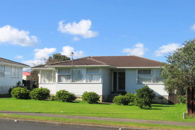 Photo of property in 6 Othello Drive, Clover Park, Auckland, 2023