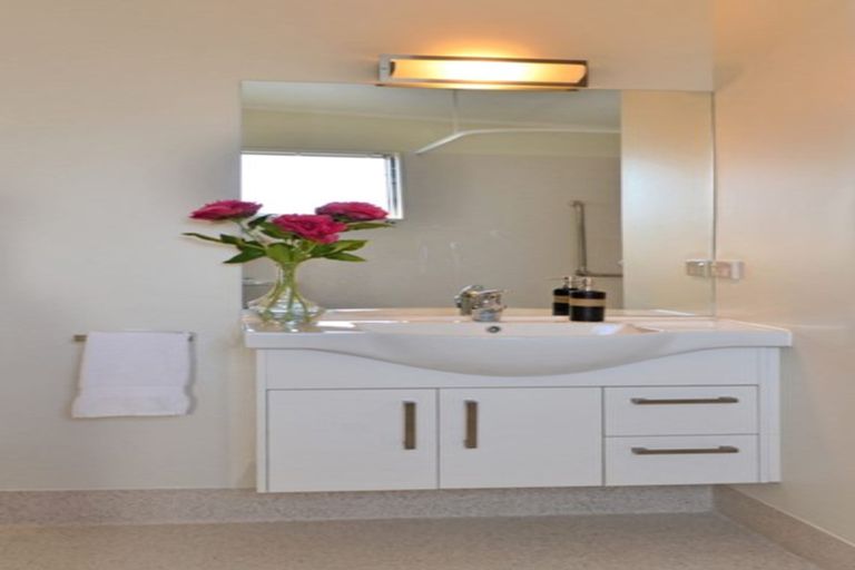 Photo of property in 1094 Fergusson Drive, Clouston Park, Upper Hutt, 5018