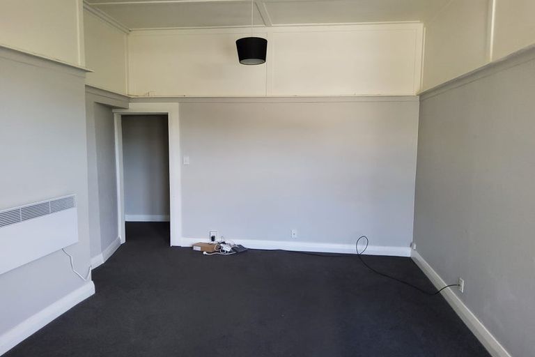 Photo of property in 129 Tasman Street, Mount Cook, Wellington, 6021