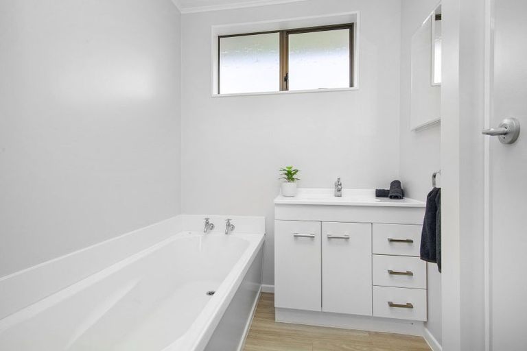 Photo of property in 152 California Drive, Totara Park, Upper Hutt, 5018