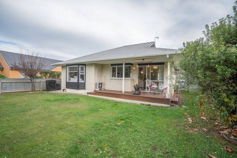 Photo of property in 17a Franklin Avenue, Hokowhitu, Palmerston North, 4410