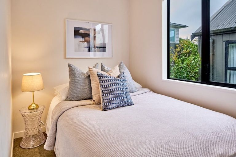 Photo of property in 19/6 Oswald Crescent, Paparangi, Wellington, 6037