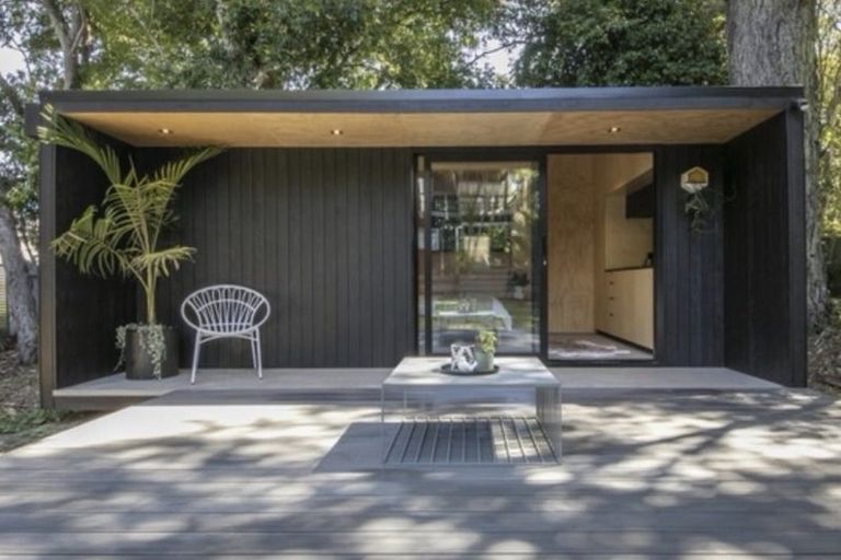 Photo of property in 3 George Avenue, Herald Island, Auckland, 0618