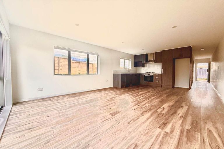 Photo of property in 99a Mahia Road, Wattle Downs, Auckland, 2103