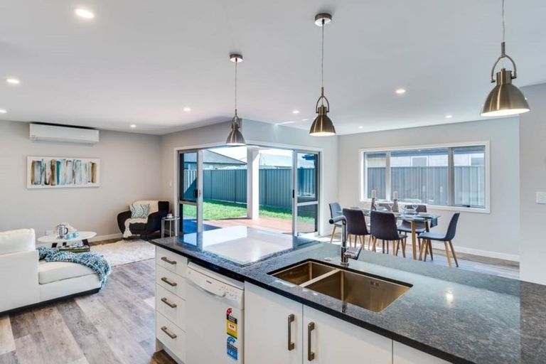 Photo of property in 8 Kaituna Place, Te Awa, Napier, 4110