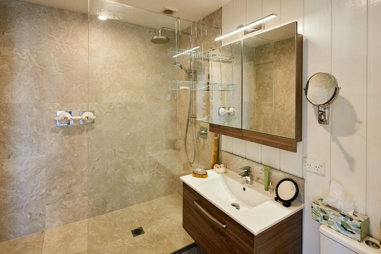 Photo of property in Tennyson Apartments, 4/25 Tennyson Street, Te Aro, Wellington, 6011