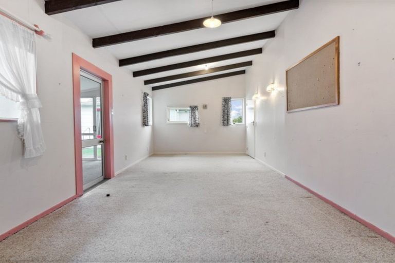 Photo of property in 27 Ashford Avenue, Hokowhitu, Palmerston North, 4410