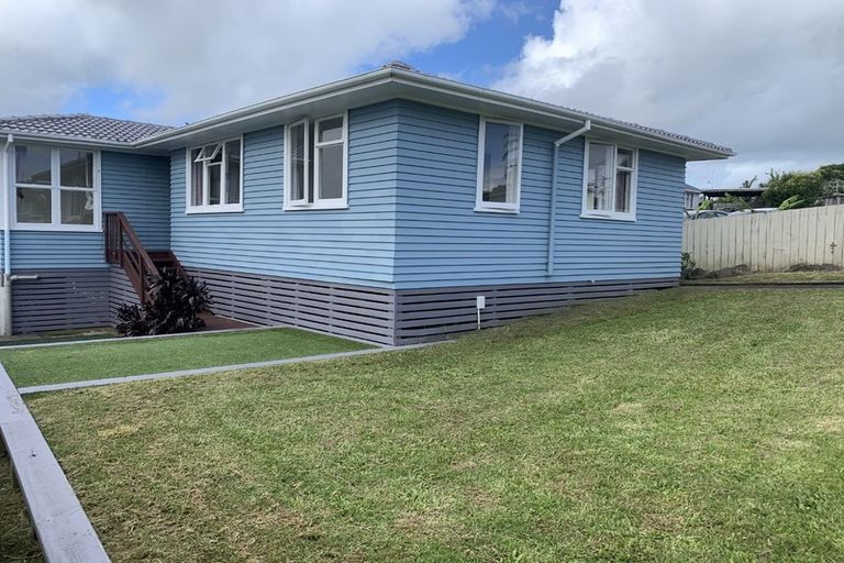 Photo of property in 1/8 Valdale Road, Henderson, Auckland, 0610