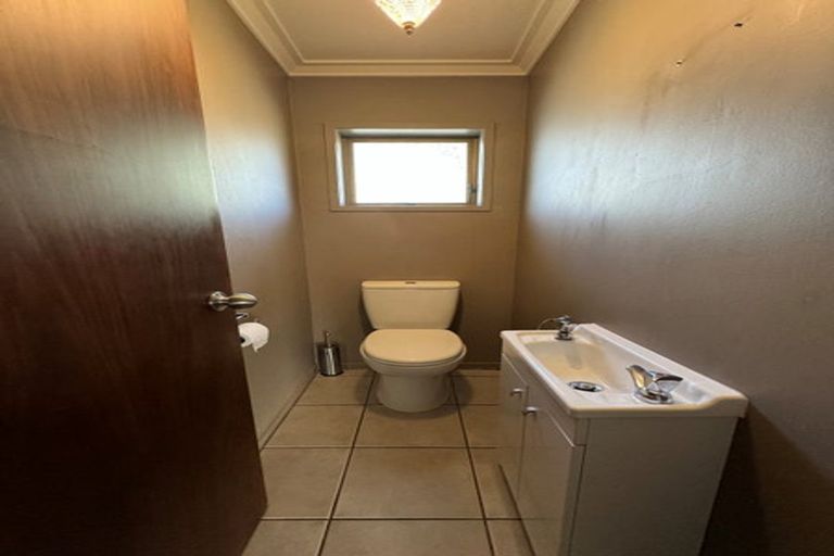 Photo of property in 23 Madill Road, St Andrews, Hamilton, 3200