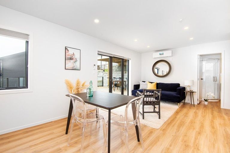 Photo of property in 6a Grays Road, Plimmerton, Porirua, 5026