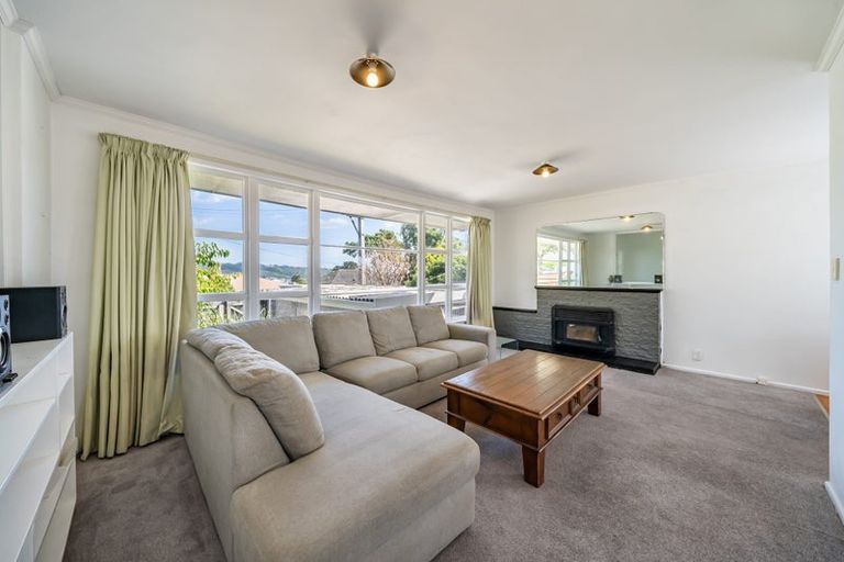 Photo of property in 25 Sievers Grove, Cannons Creek, Porirua, 5024