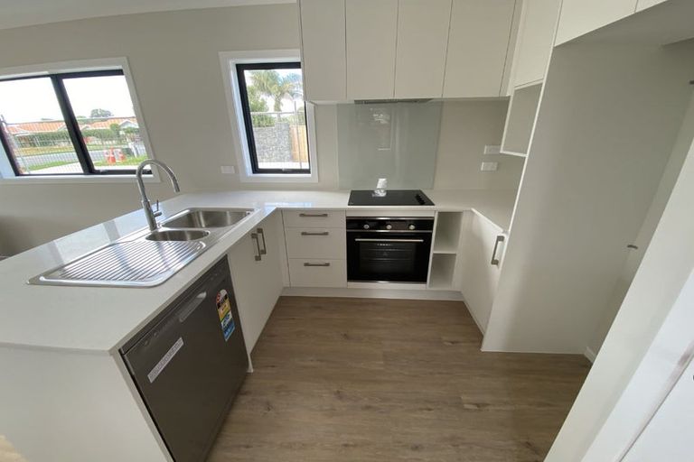 Photo of property in 1/125b Metcalfe Road, Ranui, Auckland, 0612