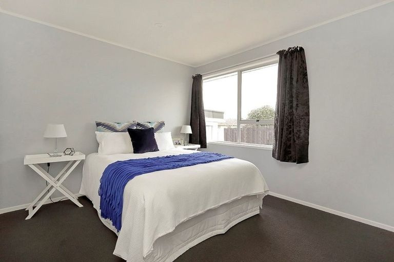 Photo of property in 2/37 John Walker Drive, Manurewa, Auckland, 2102