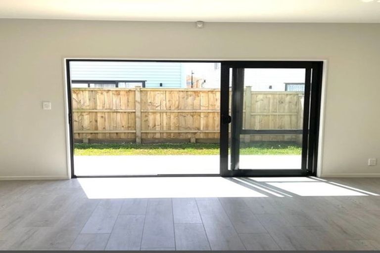 Photo of property in 11 Faithful Drive, Karaka, Papakura, 2113