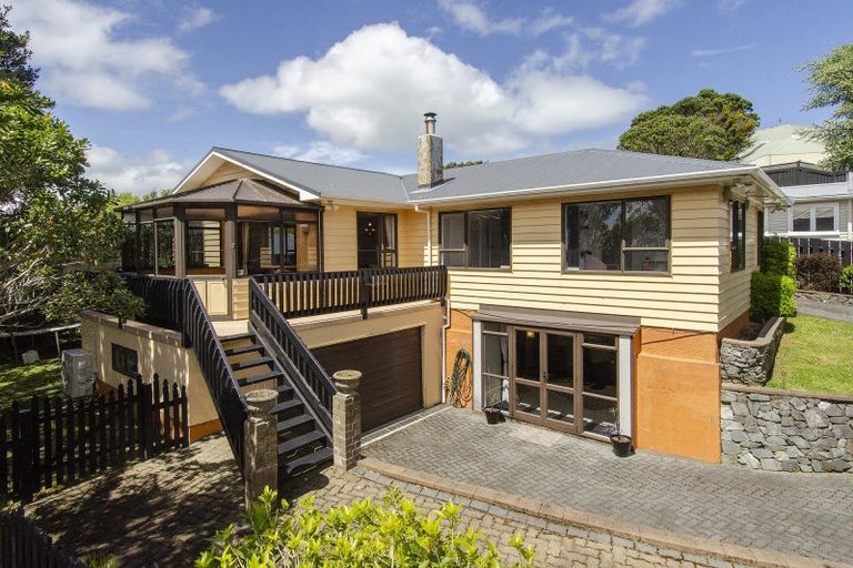Photo of property in 21 Trebann Street, Paparangi, Wellington, 6037