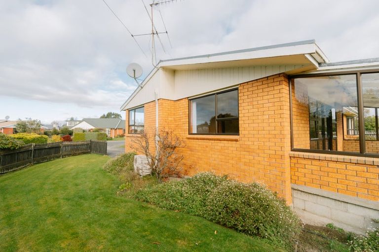 Photo of property in 2 Raeburn Place, Gore, 9710