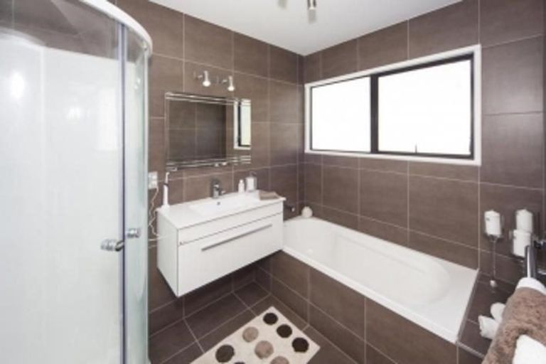 Photo of property in 145 Weatherly Road, Torbay, Auckland, 0630