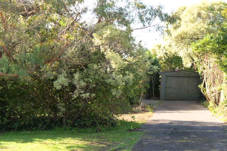 Photo of property in 40 Pah Road, Cockle Bay, Auckland, 2014