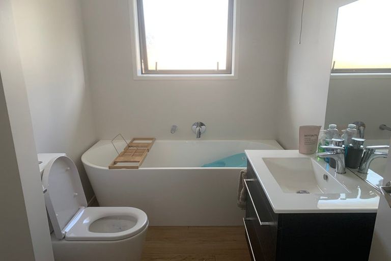 Photo of property in 16 Oldfield Lane, Marton, 4710