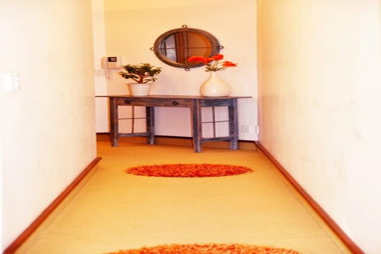 Photo of property in 5/37 Majoribanks Street, Mount Victoria, Wellington, 6011