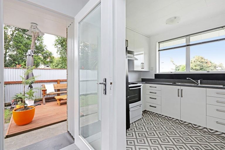 Photo of property in 220a Wolseley Street, Mayfair, Hastings, 4122