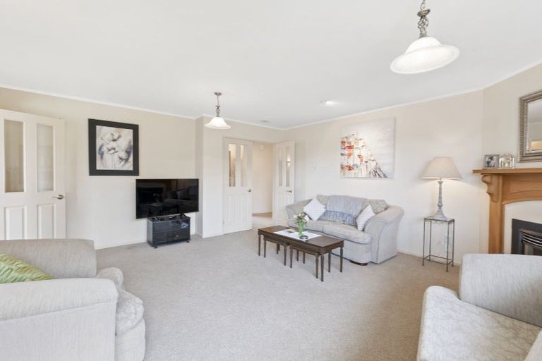 Photo of property in 12 Corfe Castle Lane, Levin, 5510