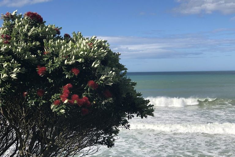 Photo of property in 349 Pukehina Parade, Pukehina, Te Puke, 3189