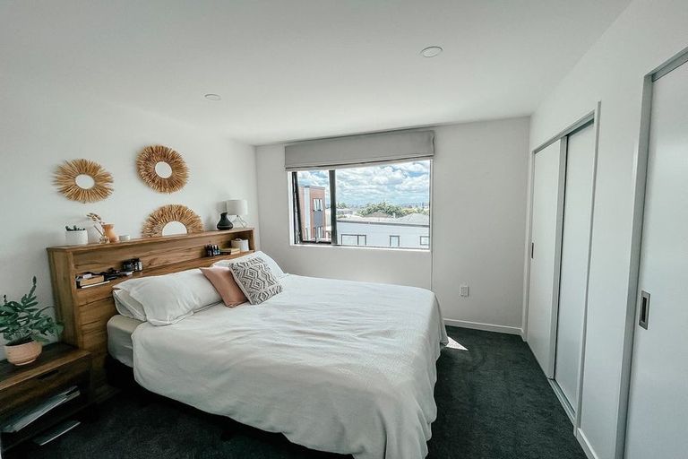 Photo of property in 11/3 Abbotleigh Avenue, Te Atatu Peninsula, Auckland, 0610