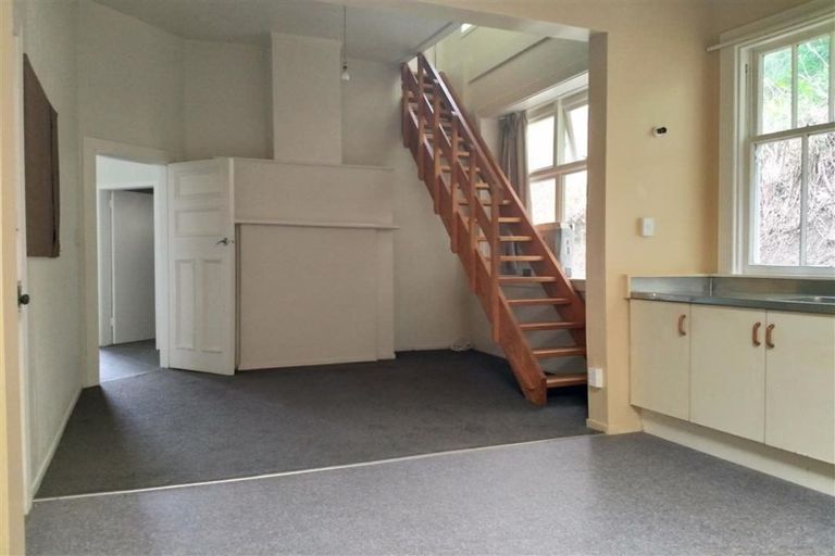 Photo of property in 1/13 Garden Road, Northland, Wellington, 6012