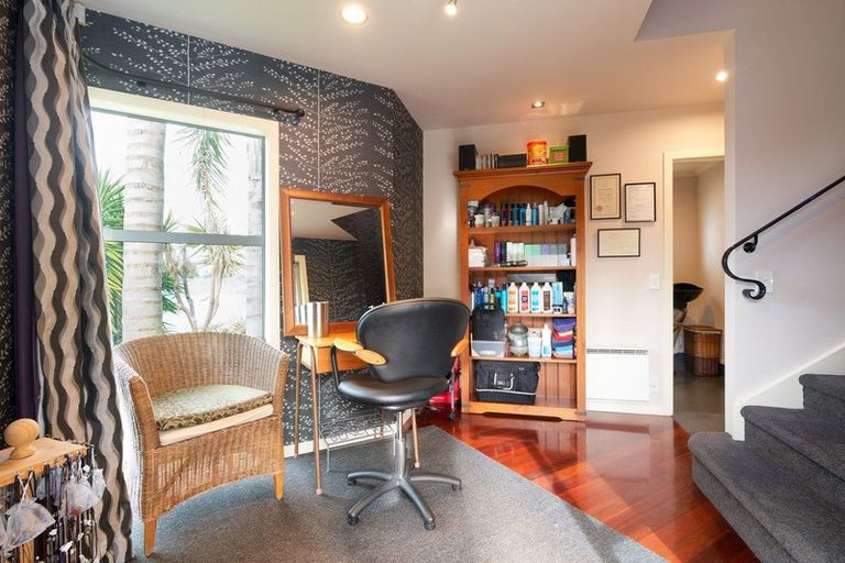 Photo of property in 30 Lowther Place, Taradale, Napier, 4112