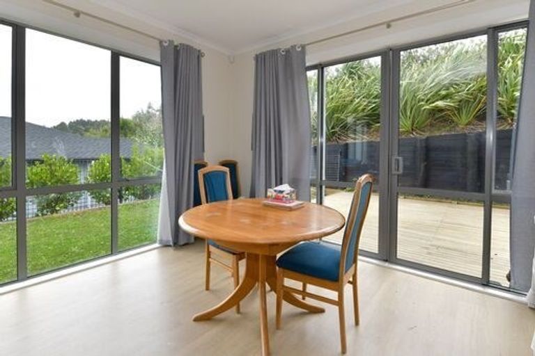 Photo of property in 24 Boocock Crescent, Orewa, 0931