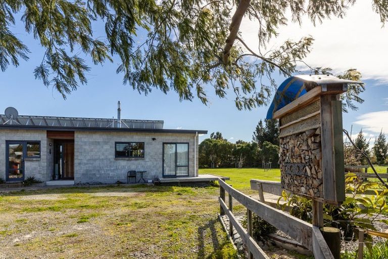 Photo of property in 92 Beacon Road, Dillons Point, Blenheim, 7273