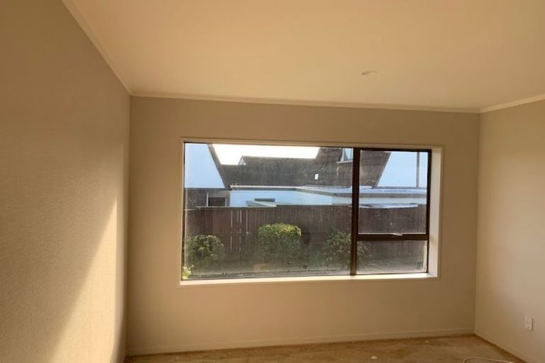 Photo of property in 1/168 Prince Regent Drive, Farm Cove, Auckland, 2012