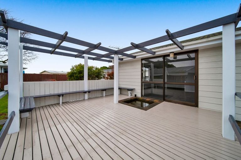 Photo of property in 13 Manuka Place, Hawera, 4610