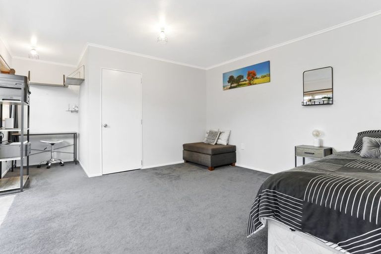 Photo of property in 792 West Coast Road, Oratia, Auckland, 0604