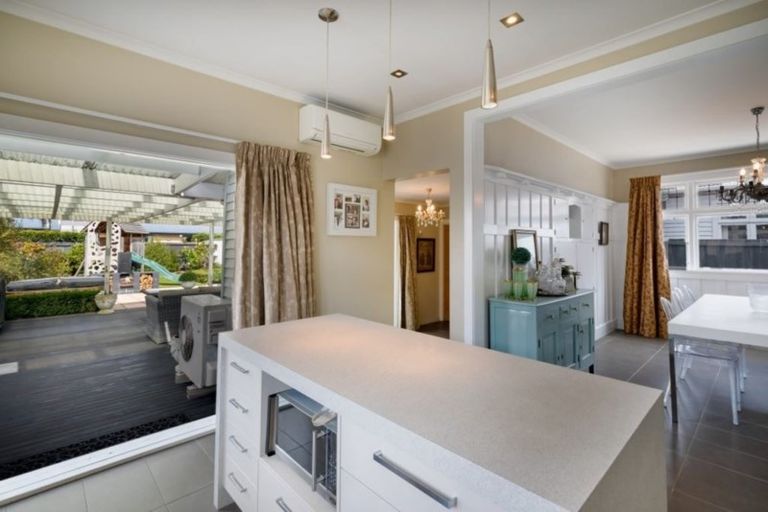 Photo of property in 68 Cornwall Street, St Albans, Christchurch, 8014