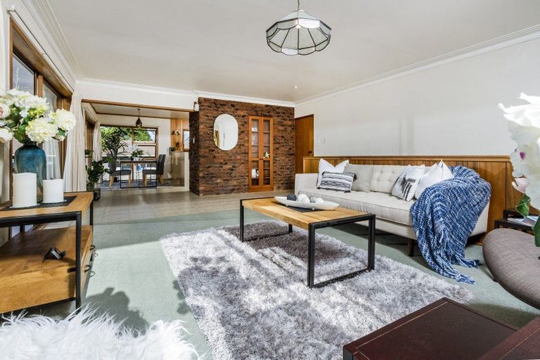 Photo of property in 1/10 Tipau Street, Torbay, Auckland, 0630