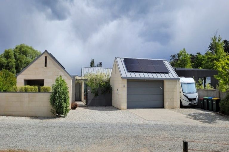 Photo of property in 42 Pisa Moorings Road, Mount Pisa, Cromwell, 9383